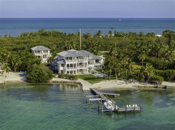 Inside The World Of Dave Portnoy's Assistant