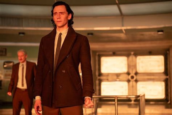 Tom Hiddleston's Height Unveiled: Discoveries And Insights