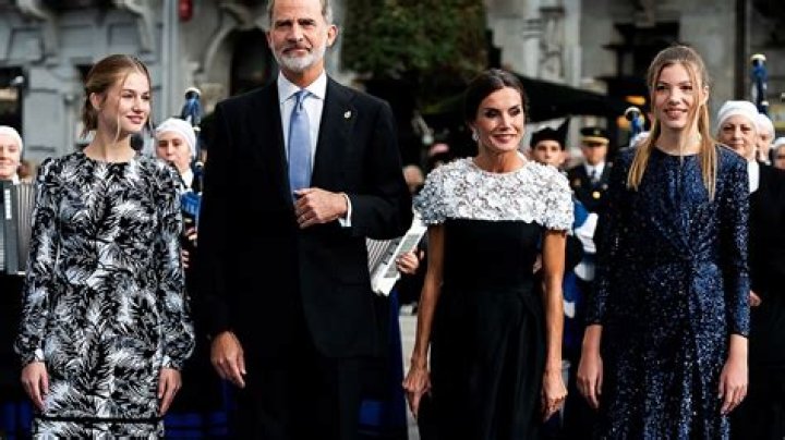 Unveiling Cote De Pablo's Family: Exploring Her Sisterly Bond