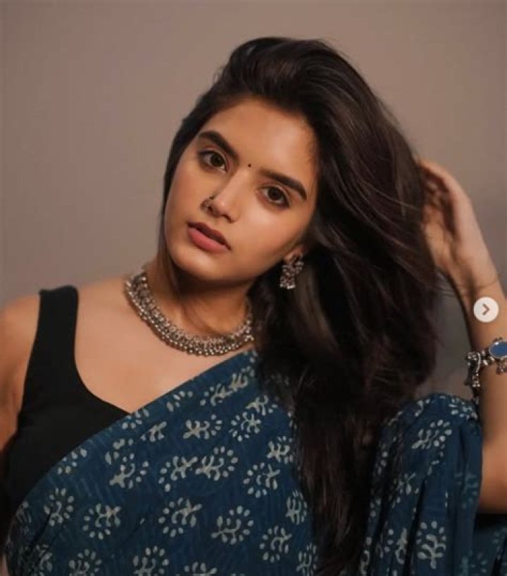 Unveiling The Height Of Priyanshi Yadav: Discoveries And Insights