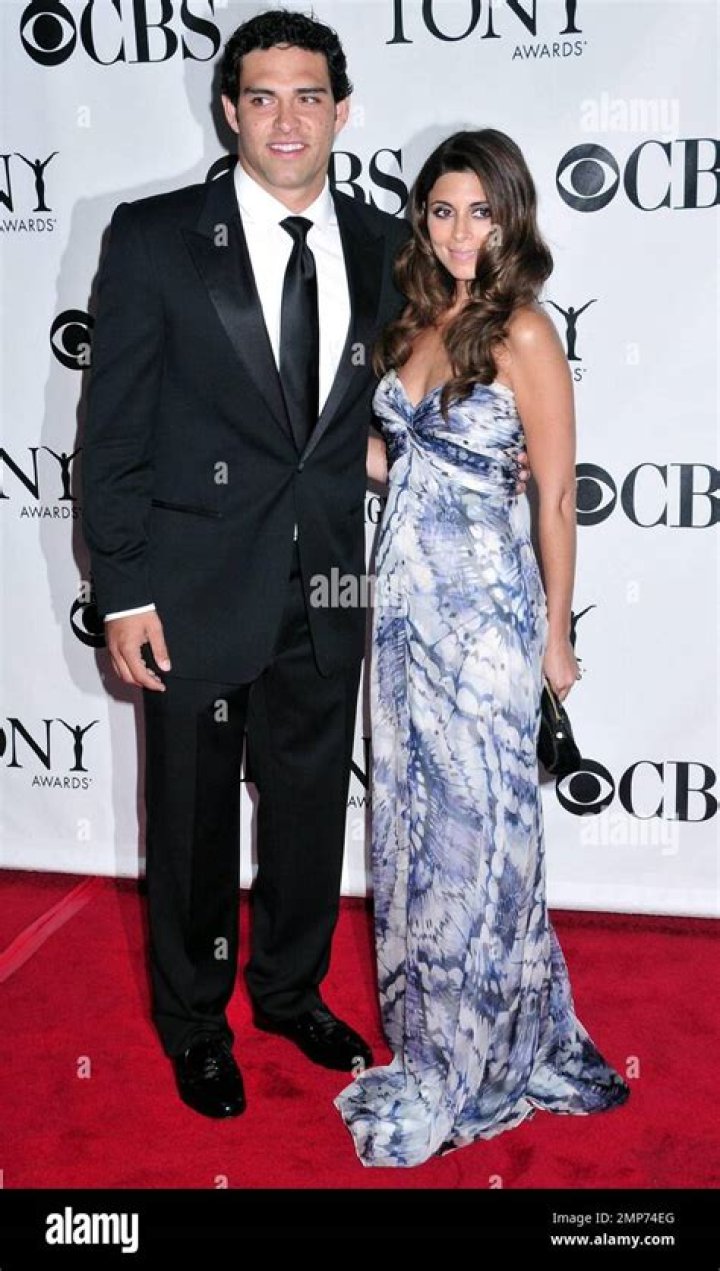 Unveiling The Story Behind Jamie Lynn Sigler's Husband